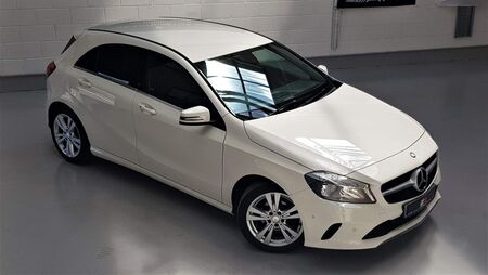 MERCEDES-BENZ A CLASS 1.5 A180d Sport Executive 7G-DCT ss 5dr