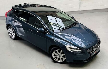 VOLVO V40 2.0 D3 Inscription Auto (s/s) 5dr